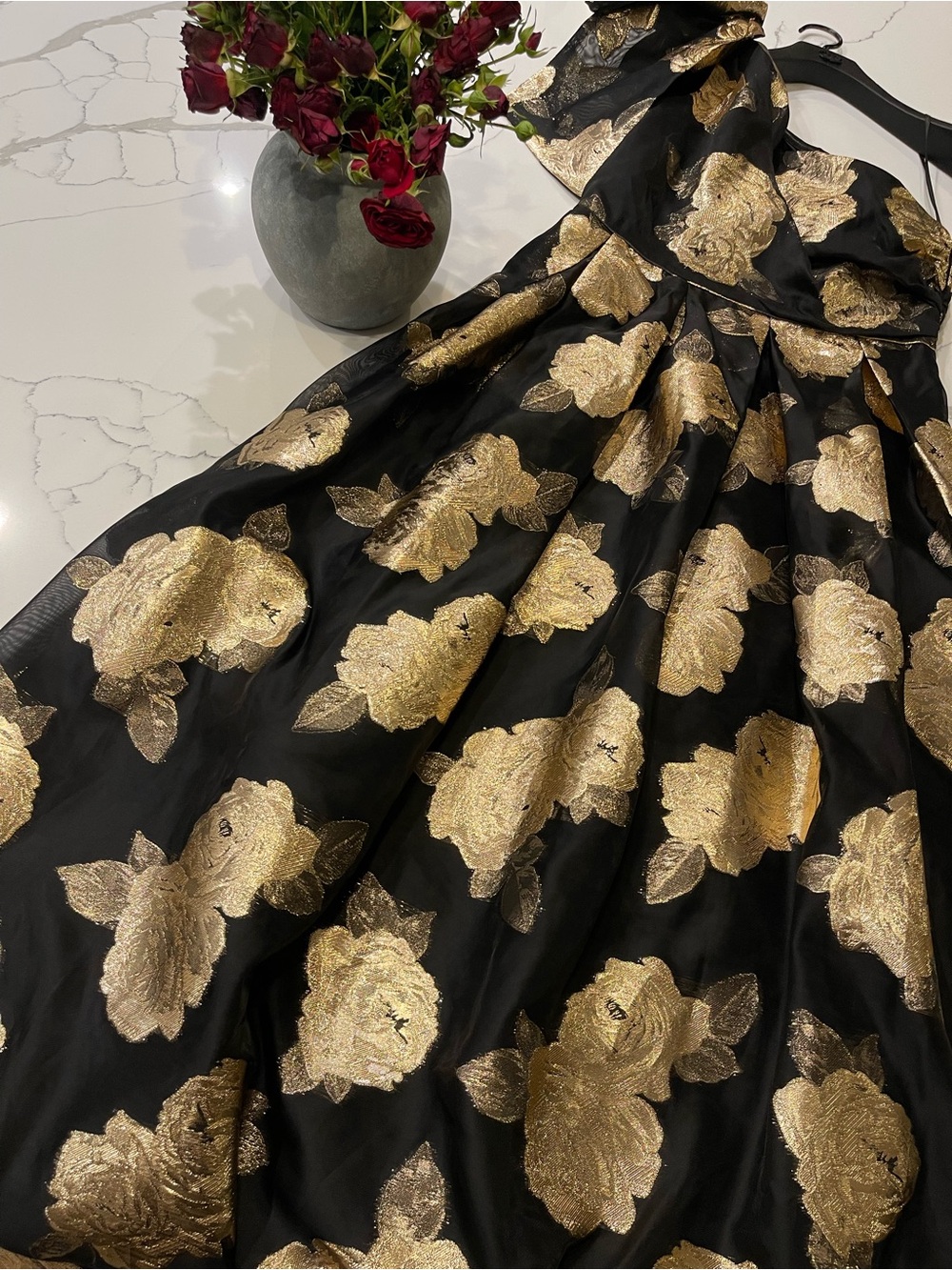 NEW Donna Karan New York One-Shoulder Metallic Jacquard Gown In Black & Gold - Picture 3 of 15